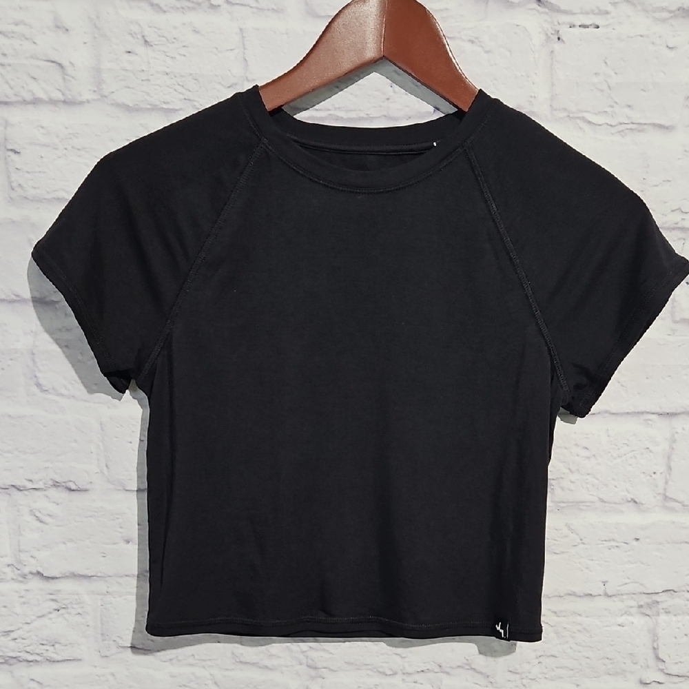 JoyLab Classic Black Crop Top
